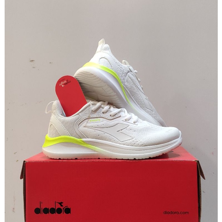 SEPATU RUNNING DIADORA - FINLEY