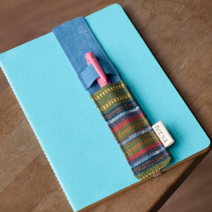 

Pembatas Buku Tenun Ikat - Penanda Buku Jeda - Cloth Bookmark | Noesa