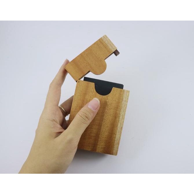 

Name Card Holder Kayu Cokelat Muda / Model Portrait / Bisa Grafir Nama