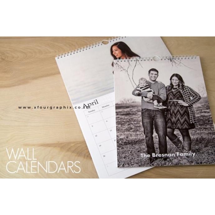 

Kalender Dinding Custom Desain Cetak Satuan