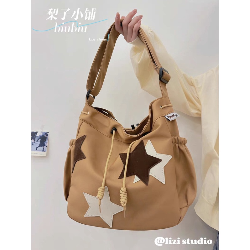 ✳☋Sera  Toko Gaya Korea Spice Girl Messenger Tas Wanita Kapasitas Besar Pentagram Tas Kanvas Kasual Serbaguna Siswa Kelas Tas Bahu