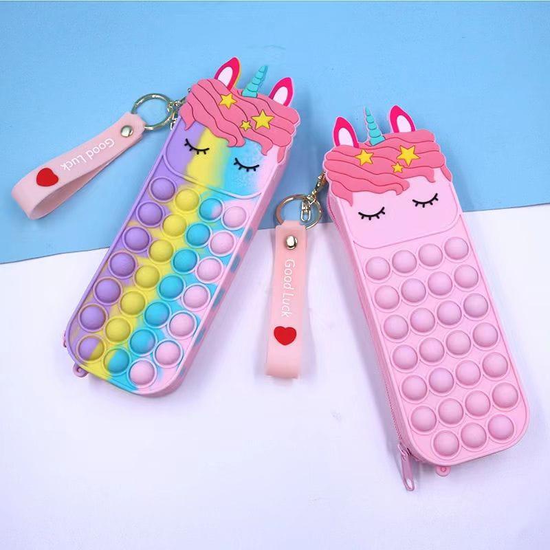 

Pencil Case Pop It PX 770 Tempat Pensil Pop It Lucu - Tempat Pensil Silikon Karakter Pop It - Tempat Pensil Anak - Kotak Pensil Anak lucu - Tempat Pensil - Pencil Case - Tempat Pensil Lucu Imut