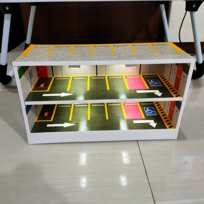 Hot Sale Diorama Parkiran Hotwheels 2 Tingkat Diecast + Tutup Akrilik Termurah