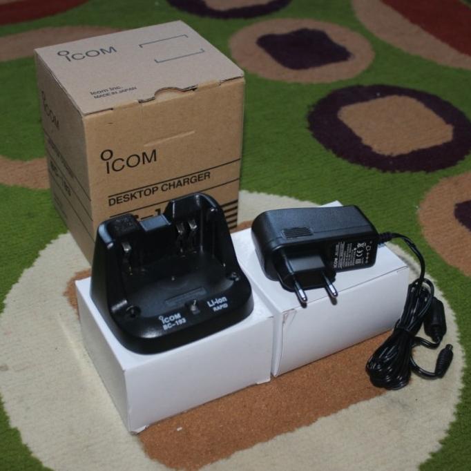 Charger Dekstop HT ICOM V80
