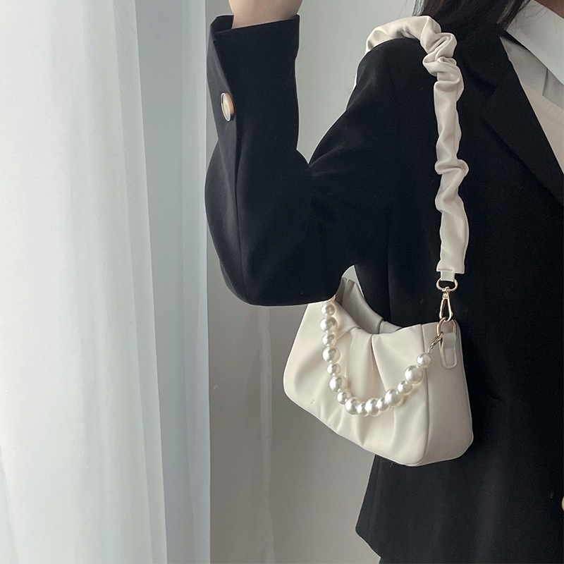 Red Tas Ketiak Tas Messenger Wanita 2022 Baru Musim Panas High-End Rasa Niche Lipit Cloud Tas All-Match Tas Bahu