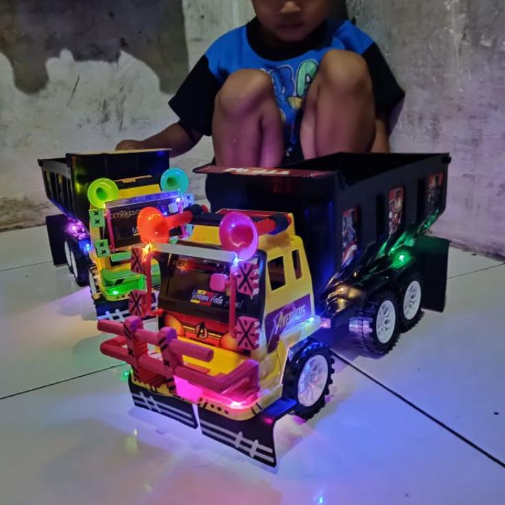 Get Order Mobilan mainan anak modifikasi truk oleng pasir plastik full lampu berkedip warna warni