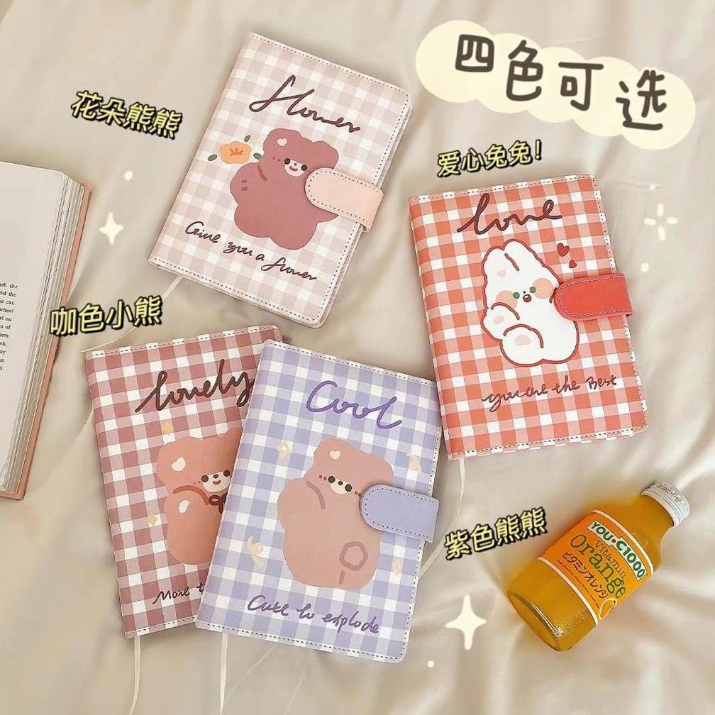 

[RANDOMSTUFF] BUKU MAGNET TEBAL DIY SCRAPBOOK NOTEBOOK FULL PRINTED DESIGN HARD COVER BUKU TULIS DIARY JOURNAL MOTIF CARTOON UNIK LUCU AESTHETIC BUKU CATATAN HARIAN PENUTUP MAGNET AWET TAHAN LAMA BAHAN PU ANTI AIR KOREAN STYLE STATIONARY KIT .