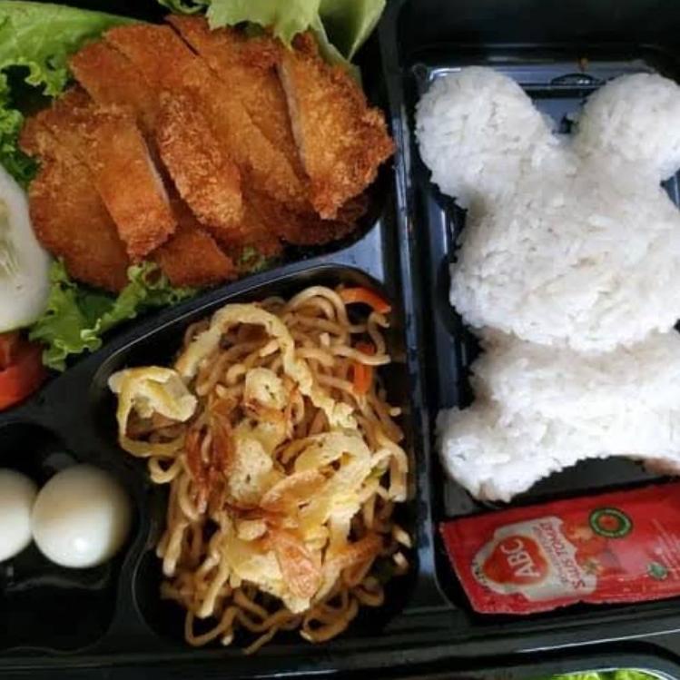 

8.8 Nasi Bento Chicken Katsu free stiker Halal Murah Enak