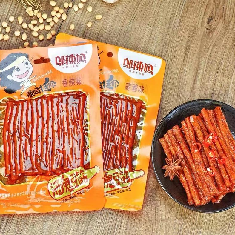 

>XG34448< SNACK GO / 邬辣妈 酒鬼豆筋 香辣味 辣条 Wulama Latiao Spicy Tofu / SNACK HALAL