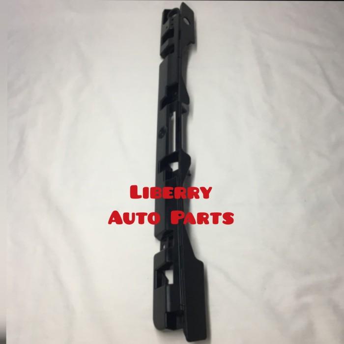 Bracket / Brecket / Trunklid Trunk Lid Bagasi Avanza 2019-2020