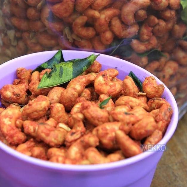 

Discount ✅ 500 gram kacang mede thailand pedes daun jeruk