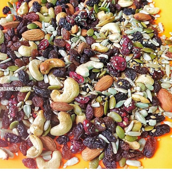 

Terbaru ✔️⭐ SUPER TRAIL MIX 500GR - Almond, Cranberry, Pumpkin Seed, Cashew, Raisin, Sunflower Seed