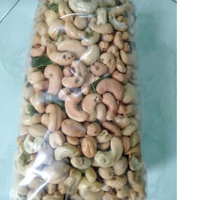 

Termurah ⭐ kacang mede utuh mateng 1kg