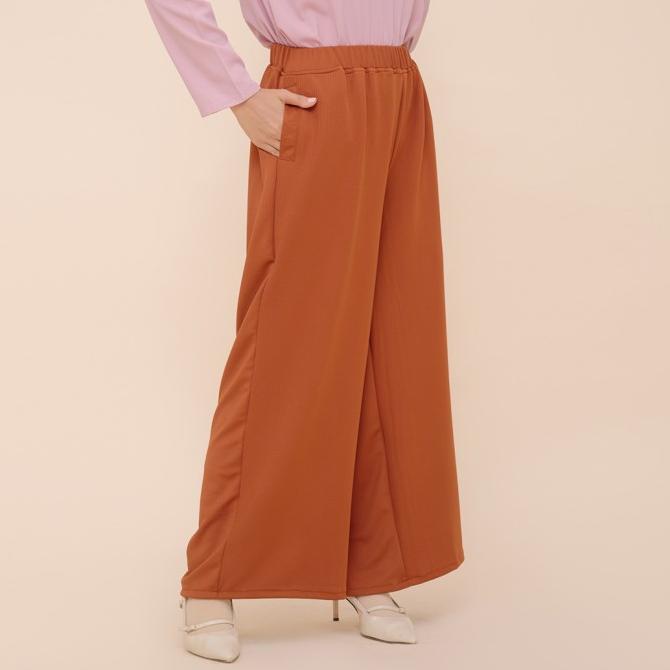 ZM Zaskia Mecca - Weyl Teracotta Pants - Basic Daily