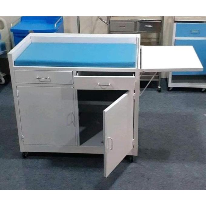 Meja resusitasi bayi