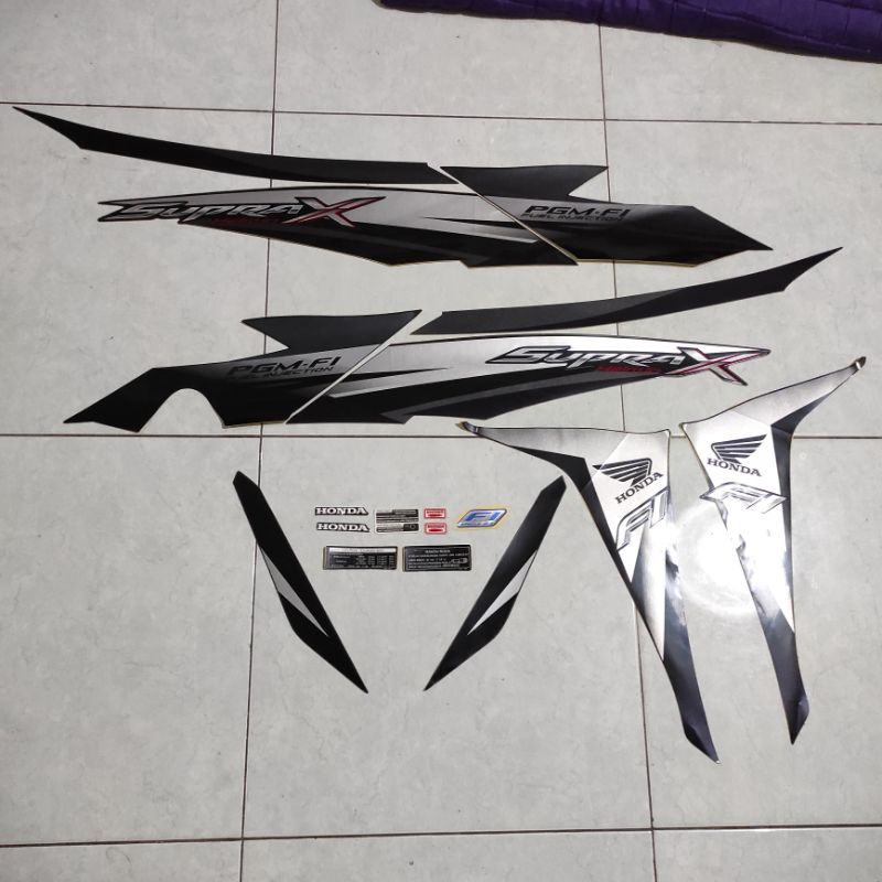 Stiker stripping striping decal graphic Honda Supra X 125 R Helm In Helm-IN PGM-FI PGM FI 2012 2013 