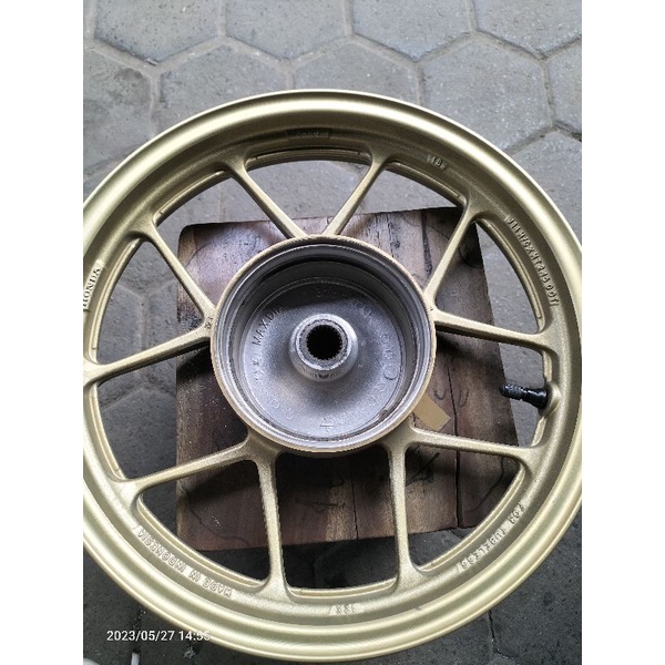 velg vario 125 150 belakang gold