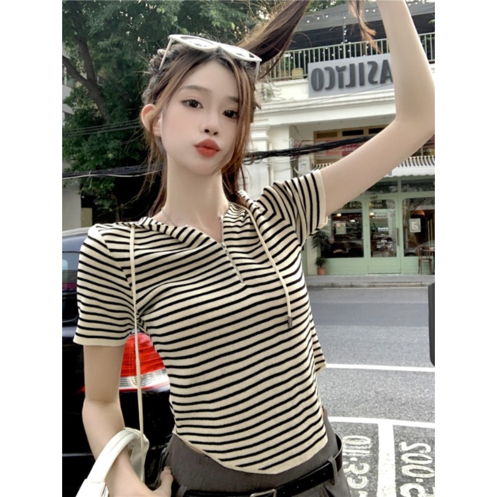 ✎Suhao kaos import wanita kaos wanita gaya korea lengan pendek kaos pendek perempuan waist short sweet and spicy top design sense niche female summer small French striped shoulder short-sleeved T-shirt