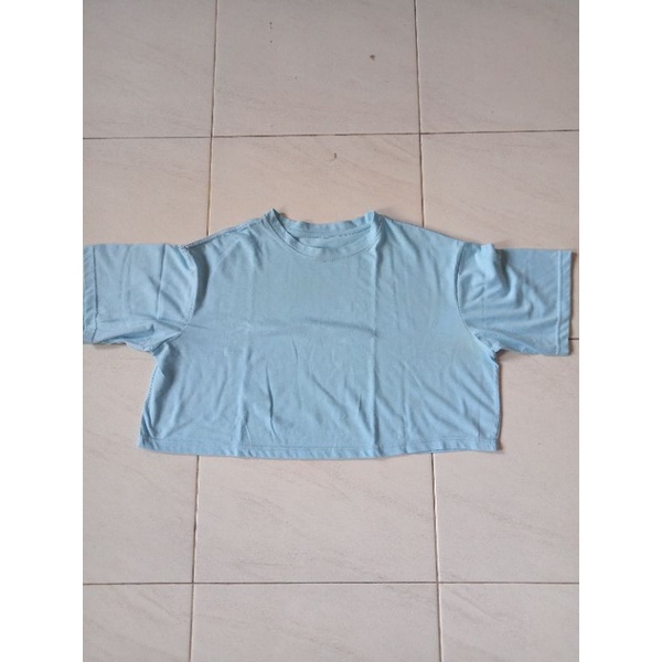 PRELOVED Kaos Crop Biru Muda