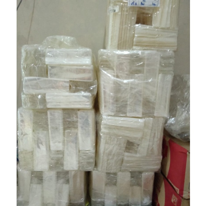 

Limited | KP8 | Plastik double pess 500gr isi 550 lembar ukuran 6x20cm / plastik snack / plastik asesoris