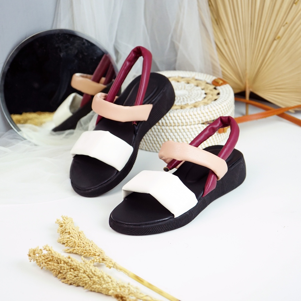 Sepatu Sandal Wanita Wedges Tali Belakang JJ 06