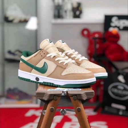 Nike Dunk Low &quot;Rattan/Gorge Green&quot;