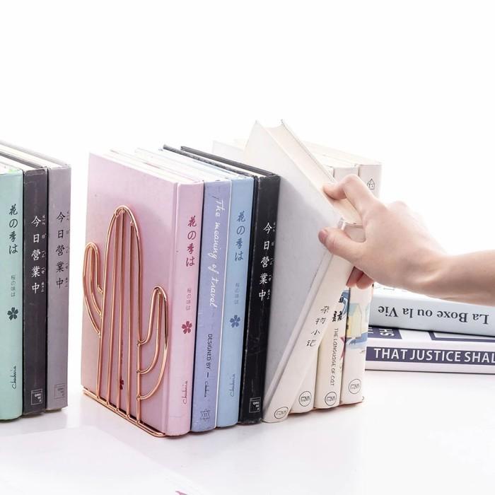 

Batas Book End Set Kaktus Stand Holder Penyangga Buku Dekorasi Metal Premium