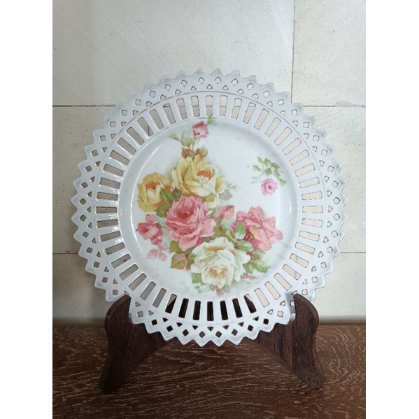 piring keramik kerawang bunga mawar