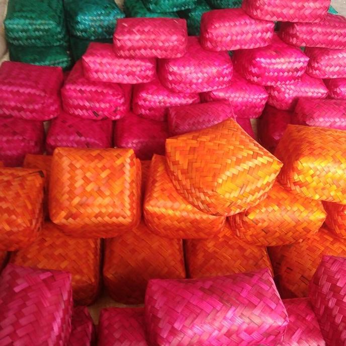 Besek Bambu warna ukuran 18x18