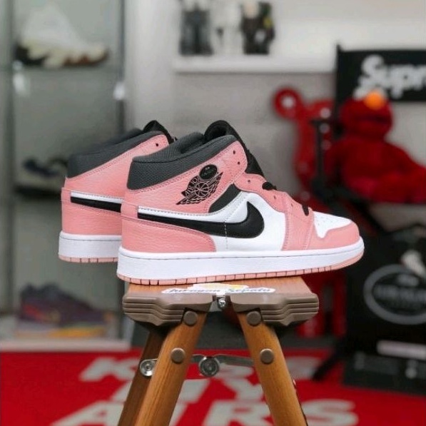 Nike Air Jordan 1 Mid &quot;Pink Quartz&quot;