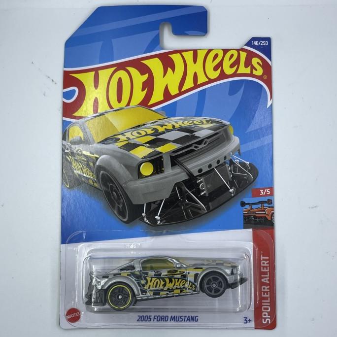 Hot wheels 2005 Ford Mustang