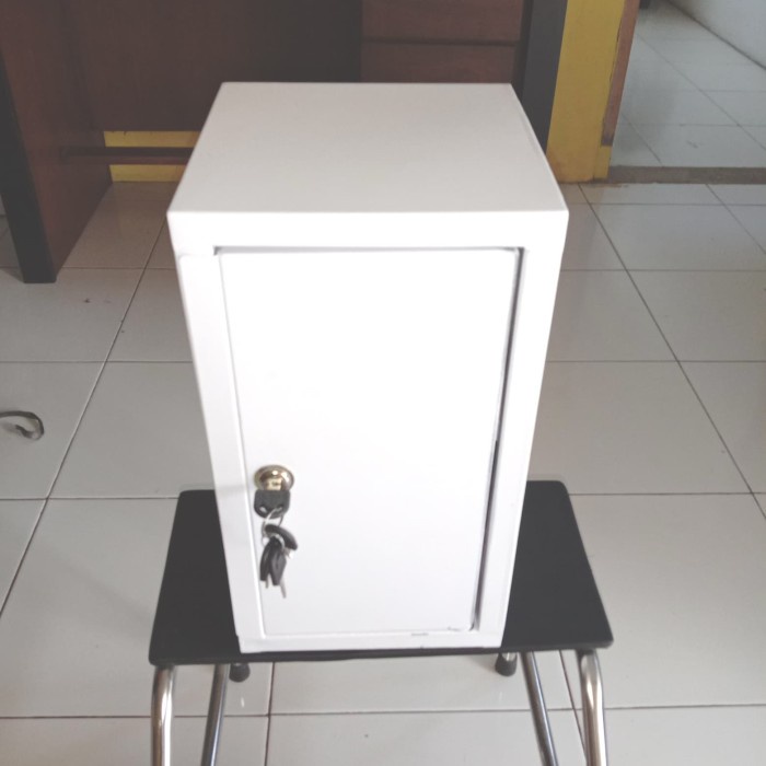 Lemari Narkotik / Lemari Obat / Lemari Farmasi