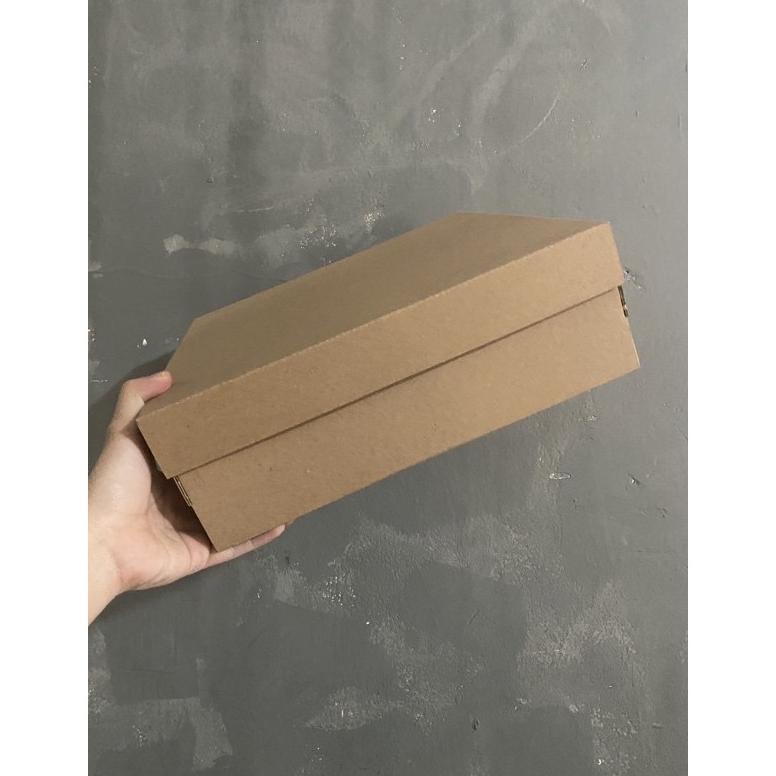 

Sale 7.7 Box Tutup Atas Bawah Kepisah Berbagai Macam Size Cocok Buat Hampers atau Gift Bs Lsg Order yaa