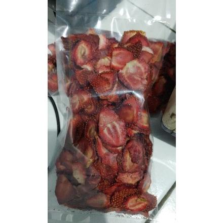 

Promo Dried Strawberry (Strawberry Kering) 100gram