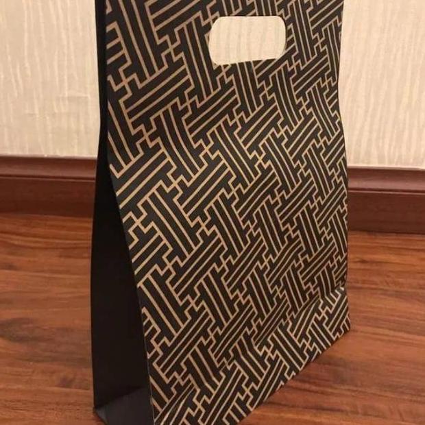 

Terbaru Paper Bag Motif Pound G1 Uk 25x9x34 Tas Kertas Goodie Bag Shopping Souvenir