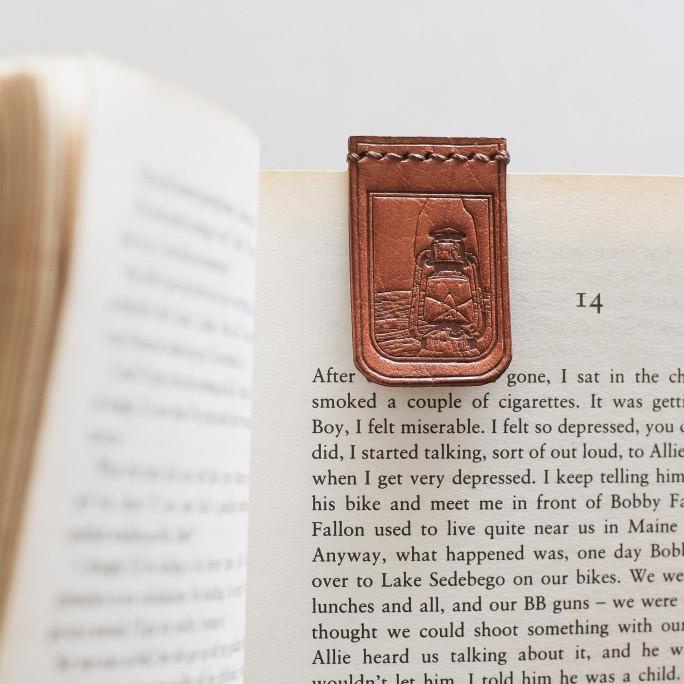 

Verne's Leather Bookmark vol. II - Pembatas Buku Kulit