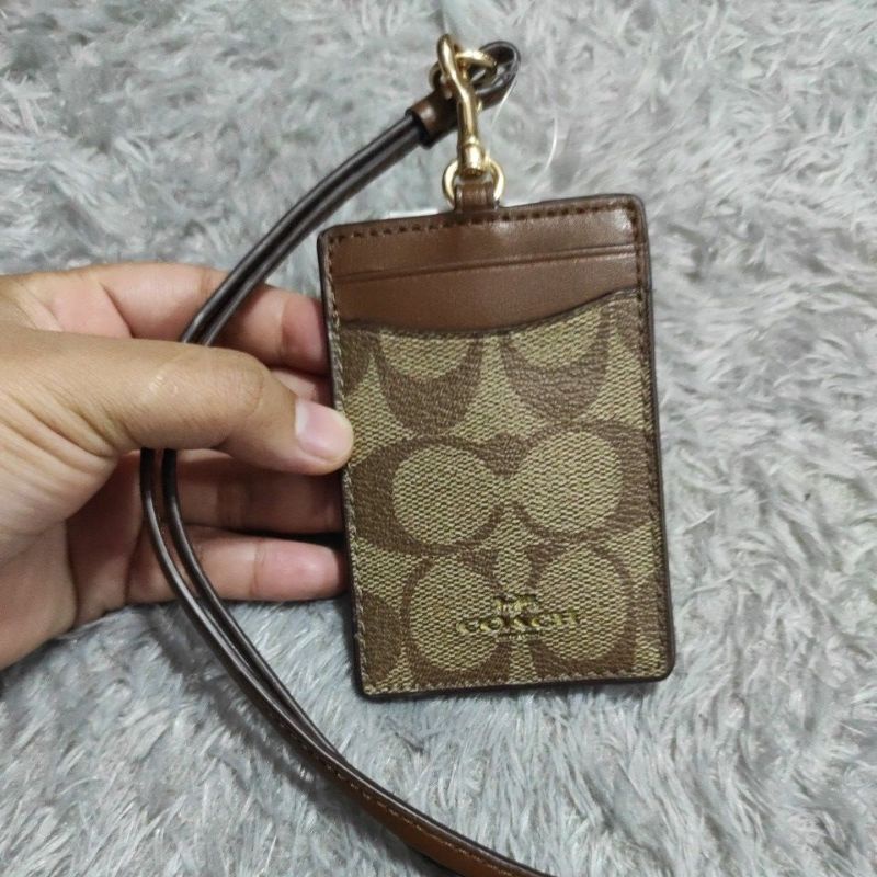 

ID LANYARD - KHAKI SADDLE