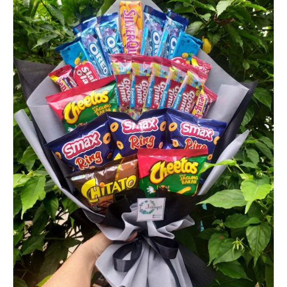 

SSVD7559㊨ CUSTOM BUKET /paket/bingkisan Snack Ulang Tahun/Ultah/ Wisuda/Kado/Hadiah ㊮