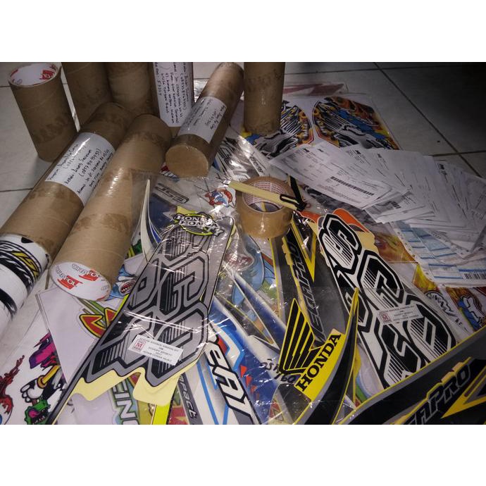 Striping Yamaha Fiz R 2003