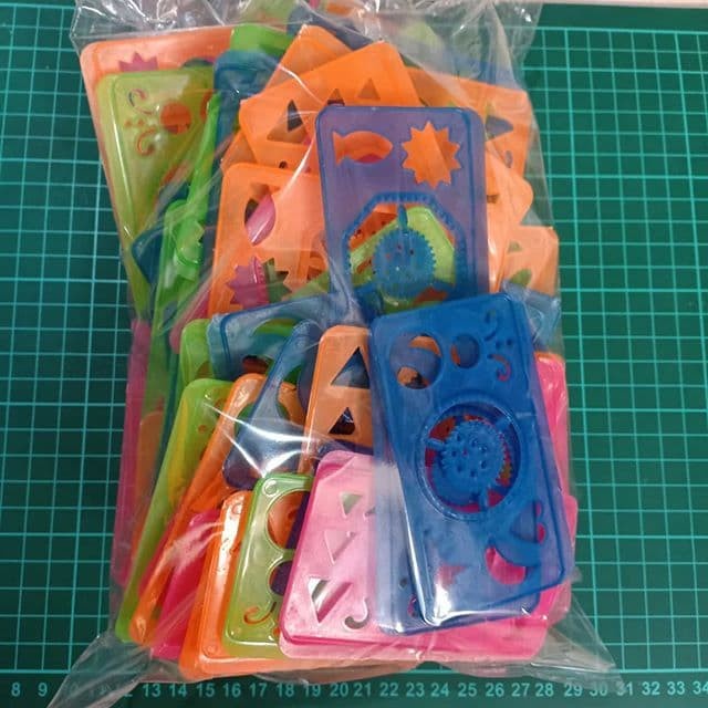 

Terlaris Penggaris Rotari / Gambar Isi 100 Pcs Penggaris Unik Grosir