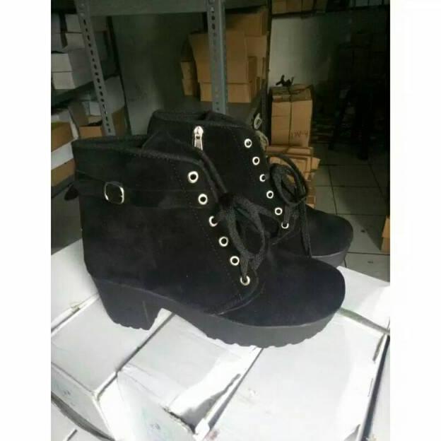 Grosir A06 Sepatu Boot Wanita Ziper Hitam Kyx