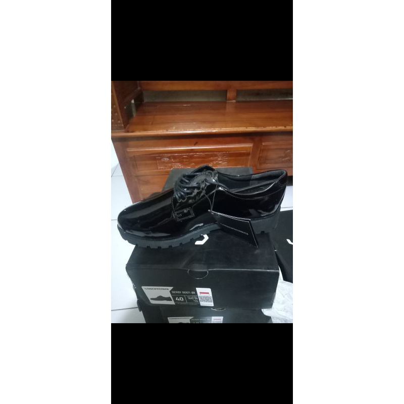 J24 SEPATU PDH VIGOROSO U7M