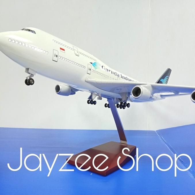 Pesawat Miniatur Diecast Garuda Indonesia Airbus A380 (Besar)