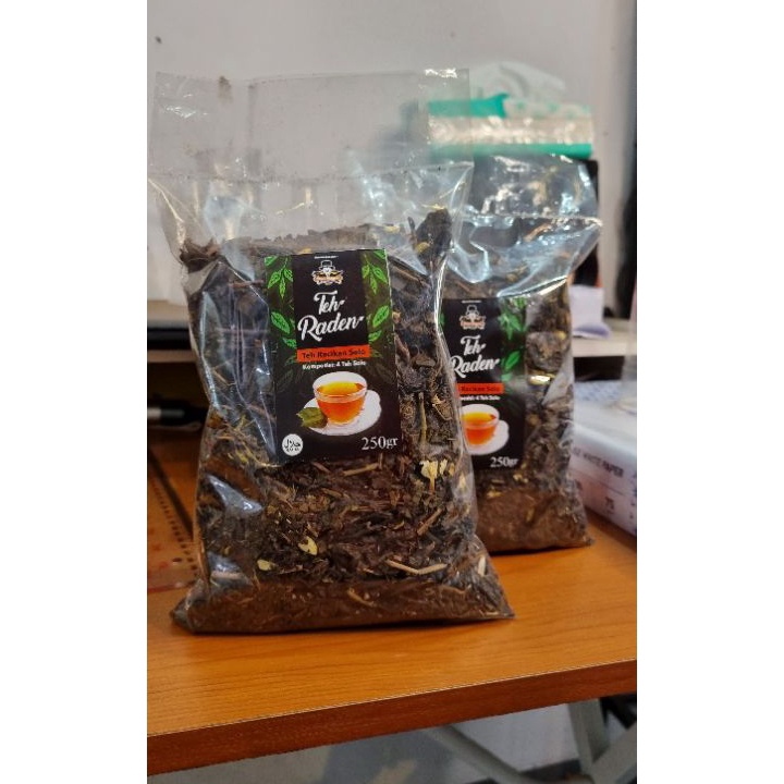 

Import Terlaris teh raden 500 gr (teh 4 racikan khas solo) || teh wedangan | teh angkringan | teh solo !!