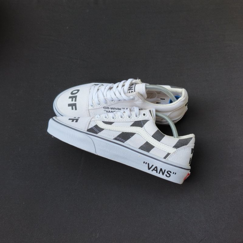 Sepatu Vans x off white