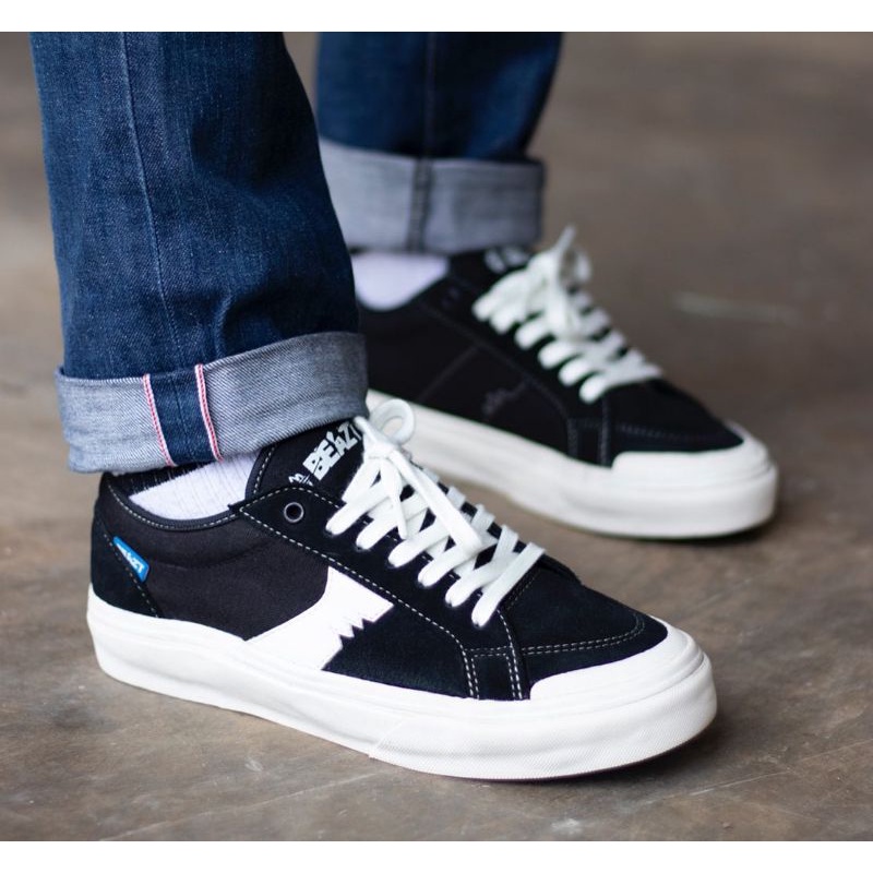 BEAZT RADIX LOW BLACK WHITE