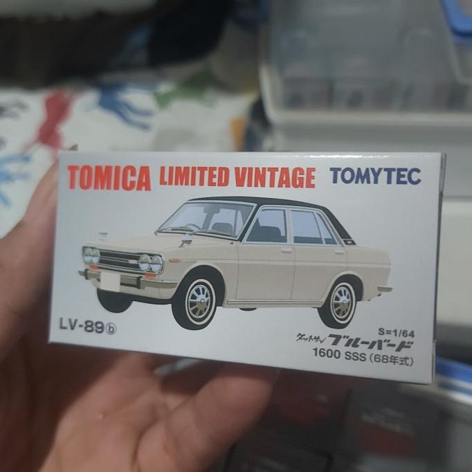 Tomica Limited Vintage Lv-89B Datsun Bluebird 1600 SSS