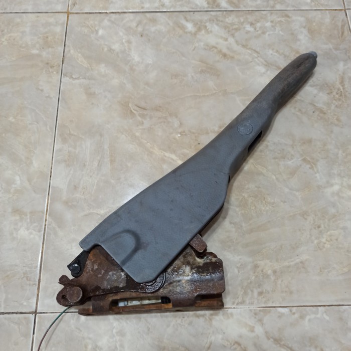{Bekas} Handle Handbrake tuas tarikan rem tangan CANTER original MITSUBISHI Limited