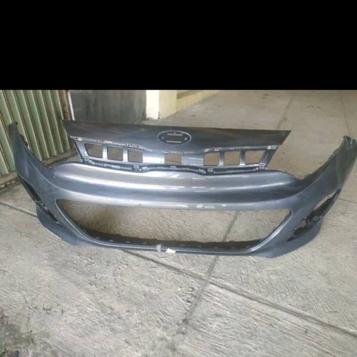 {Bekas} Bumper depan kia Rio Diskon
