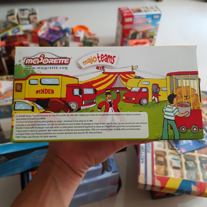 PROMO MAJORETTE TOYOTA LAND CRUISER PINDER CIRQUE TERBARU